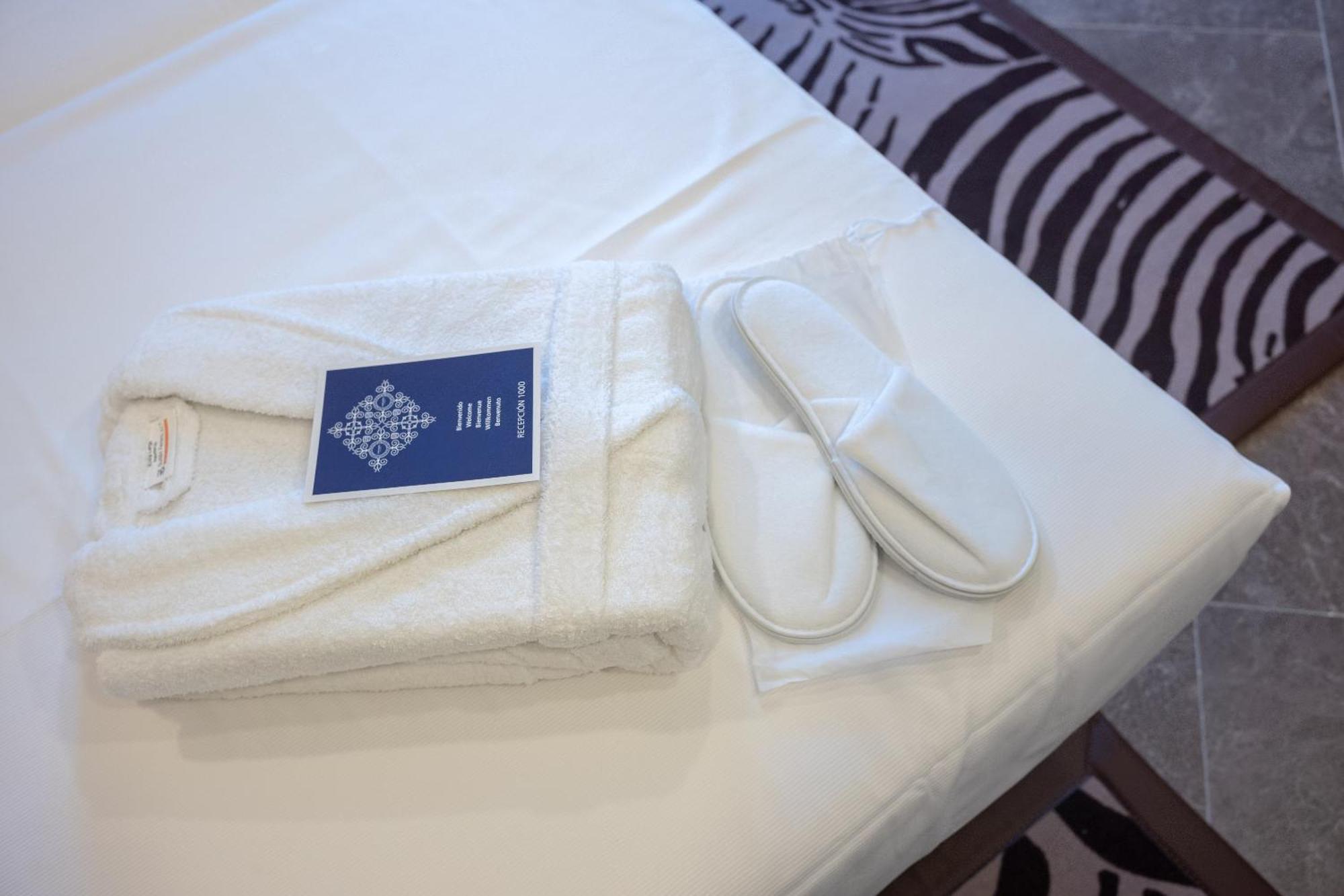 Hotel Admiral San Roque エクステリア 写真